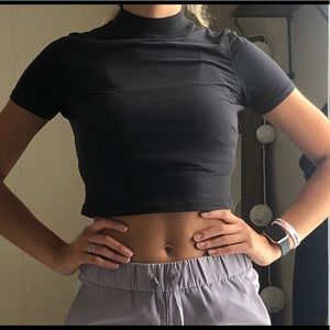 Lululemon cropped tee